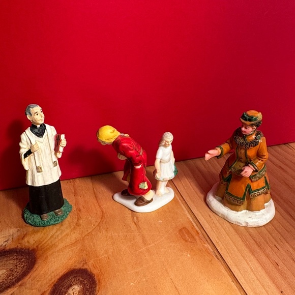Dept 57 and 2 other Vintage Ceramic Figurines Set - Picture 1 of 5